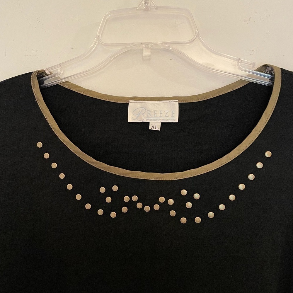 Breeze by Dorothy Schoelen Black Long Sleeve Studded Neckline Shirt Top Women XL